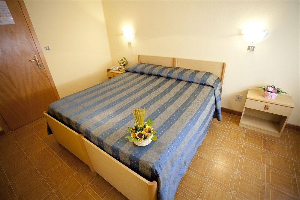 Hotel Villa Moderna Parma Exterior photo